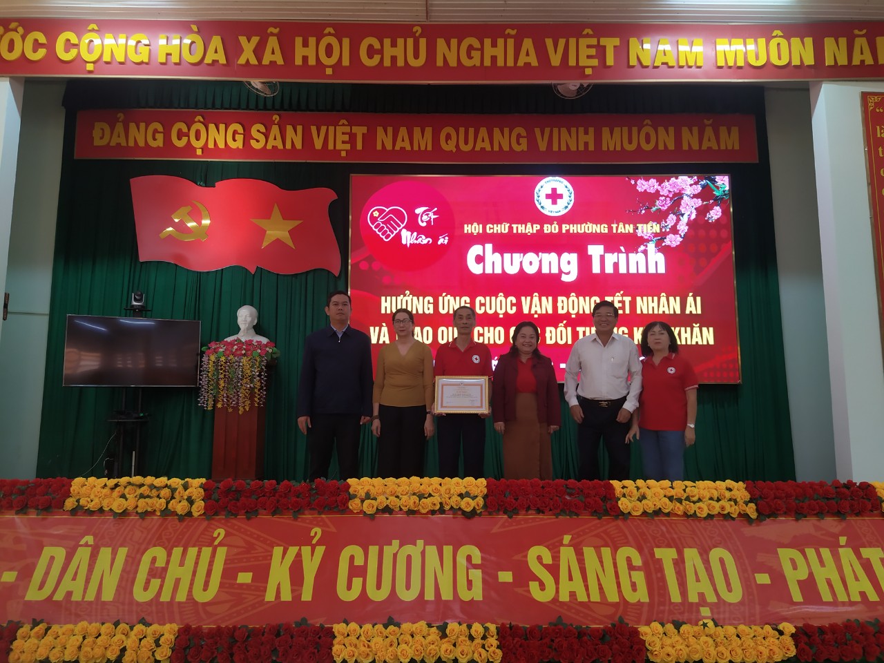 2.5. TET NHAN AI